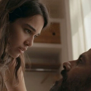 Em 'Renascer', Mariana (Theresa Fonseca) tem última noite de amor com Inocêncio (Marcos Palmeira)