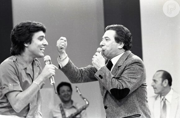 Cantor Nahim em foto com Raul Gil em julho de 1982