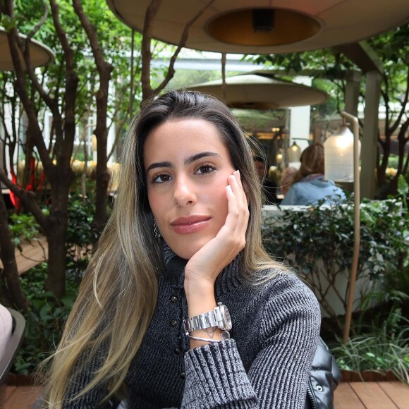 Filha de Glória Pires e Orlando Morais, Ana Morais é cantora e compositora