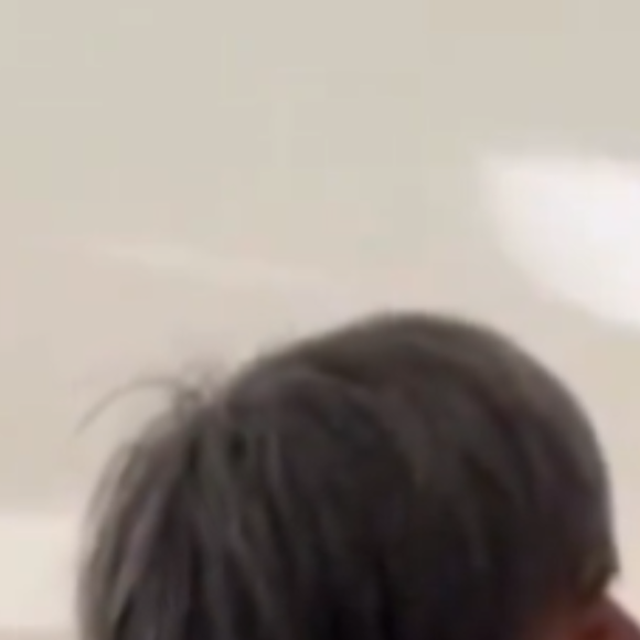 Vídeo de Glória Pires beijando a filha viralizou no X, antigo Twitter, na manhã desta quinta-feira (13), gerando reações desconfortáveis entre internautas