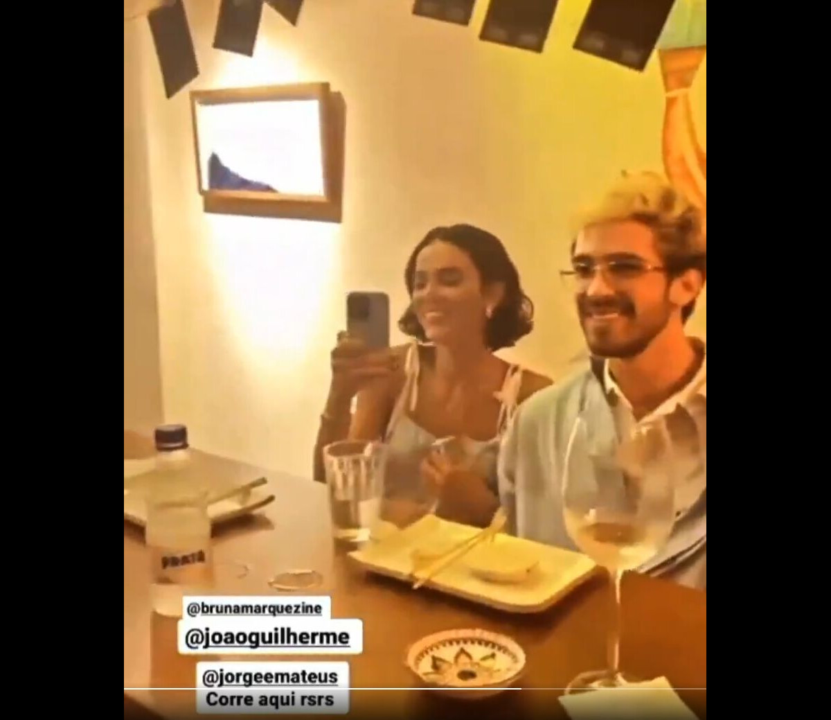 Foto: No vídeo, Bruna Marquezine e João Guilherme aparecem cantando a ...