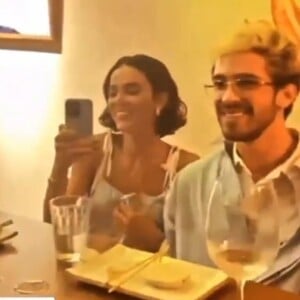 No vídeo, Bruna Marquezine e João Guilherme aparecem cantando a suposta música do casal