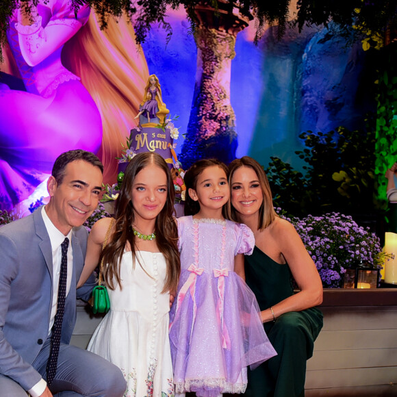 Ticiane Pinheiro e César Tralli comemoraram os 5 anos da filha Manuella em uma festa luxuosa na última sexta-feira (21)