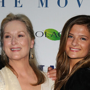 Filha famosa de Meryl Streep se assume lésbica e exibe 1ª foto com namorada no dia do aniversário da mãe: 'Abençoada'