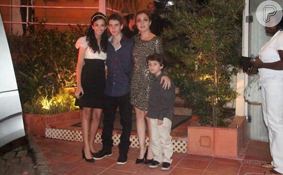 Adriana Esteves revela que é ciumenta com os filhos, Felipe, Vicente e com a enteada - filha de Vladimir Brichta - Agnes