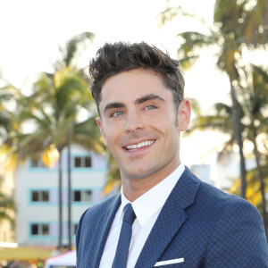 Zac Efron, que se popularizou com 'High School Musical', costumava impressionar por sua beleza única