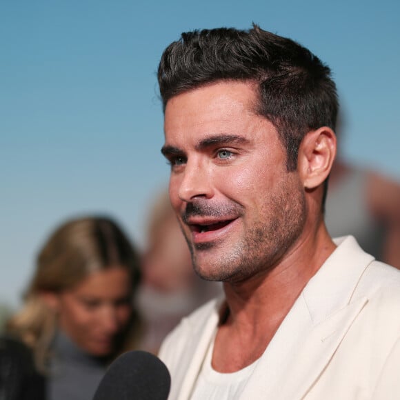 Zac Efron chegou a ser apontado como 'irreconhecível' na internet e explicou o que aconteceu com sua aparência