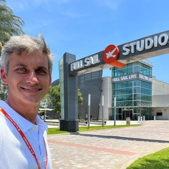 Bernardo Portugal, diretor da Globo, esteve no SBT em novembro do ano passado para acompanhar Patrícia Poeta e Marcos Mion no 'Teleton'