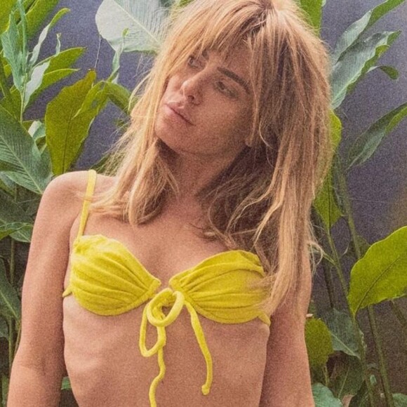 Carolina Dieckmann faz duro desabafo após sofrer críticas em fotos de biquíni