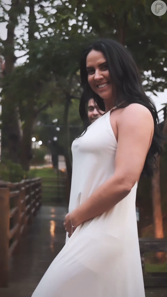 Graciele Lacerda exibiu a barriguinha de gravidez já exuberante 