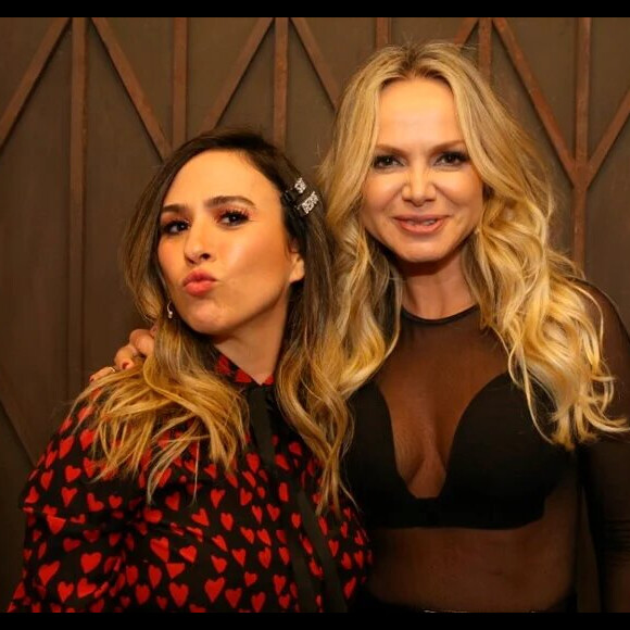 Eliana deu selinho em Tatá Werneck durante o 'Lady Night' em 2018 