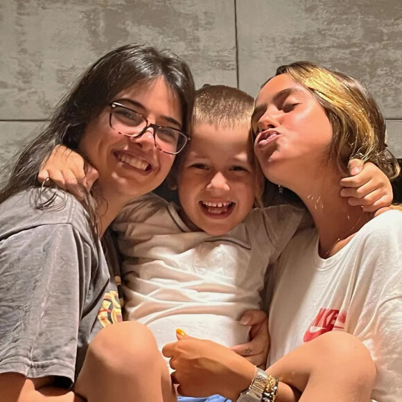 Filhos de Paloma Duarte: Maria Luiza, Antônio e Ana Clara