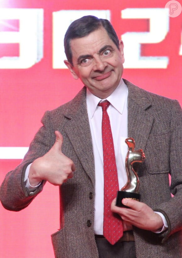 Foto do ator Rowan Atkinson, que fez o Mr. Bean, chama atenção na web, mas é fake 