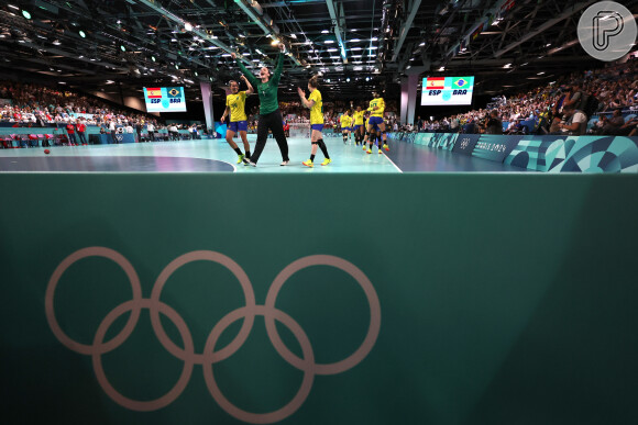 O handebol feminino brasileiro estreou nesta quinta (25) em uma disputa com a Espanha