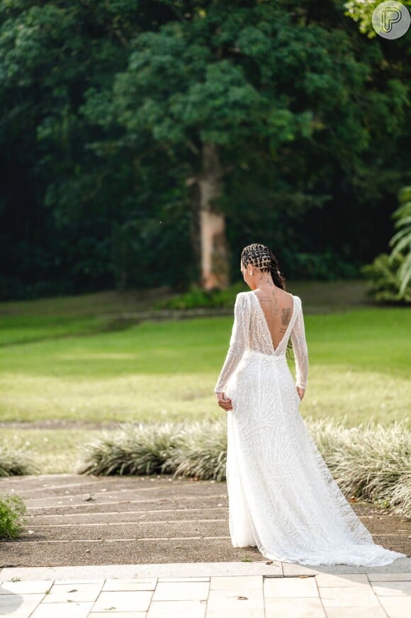 Vestido de casamento de Anielle Franco tinha decote nas costas