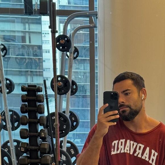 Pedro Andrade acumula mais de 200 mil seguidores no Instagram, onde divulga seus trabalhos