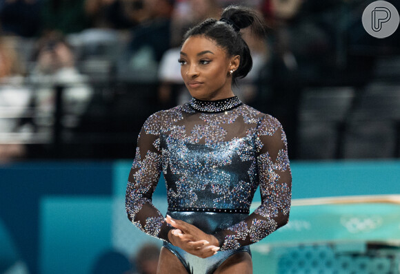 Simone Biles tem sofrido críticas pelo seu cabelo nas redes sociais, especialmente nestas Olimpíadas