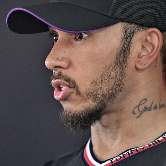 Lewis Hamilton recusou convite para 'tourada' de Ludmilla e chocou cantora