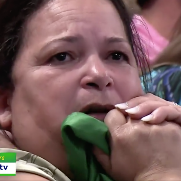 Na hora, mãe de Rebeca Andrade se expressou dizendo "Ai, que bonitinhas"