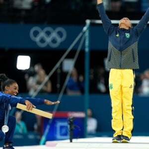 Simone Biles e Jordan Chiles reverenciaram Rebeca Andrade no pódio das Olimpíadas de Paris 2024