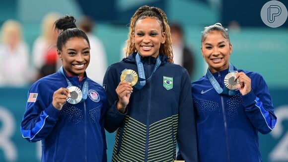 Simone Biles dividiu quatro pódios com Rebeca Andrade nas Olimpíadas de Paris 2024