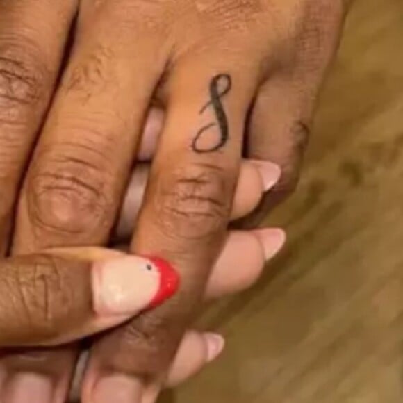 Jonathan Owens ainda tem um 'S' tatuado em homenagem a Simone Biles