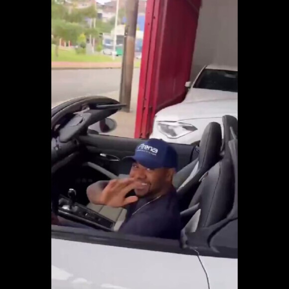 No Instagram, Davi exibiu o novo 'brinquedinho': uma Porsche 718 Boxter