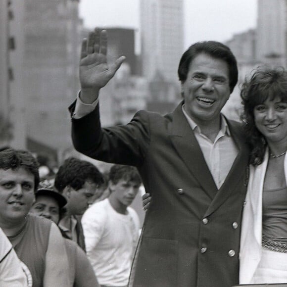 Silvio Santos deixou viúva, Iris Abravanel - na foto, casal durante a tradicional Parada do Dia das Crianças, exibida entre 1986 e 1988