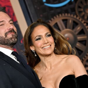 Separação de Jennifer Lopez e Ben Affleck: o que muita gente não sabe é que o ex-casal foi flagrado - já cada um em seu canto - no exato dia em que o relacionamento chegou ao fim