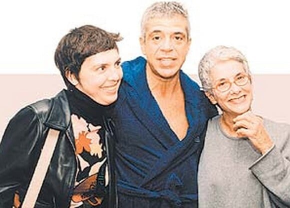 Suzana de Moraes e Adriana Calcanhoto ao lado de Lulu Santos