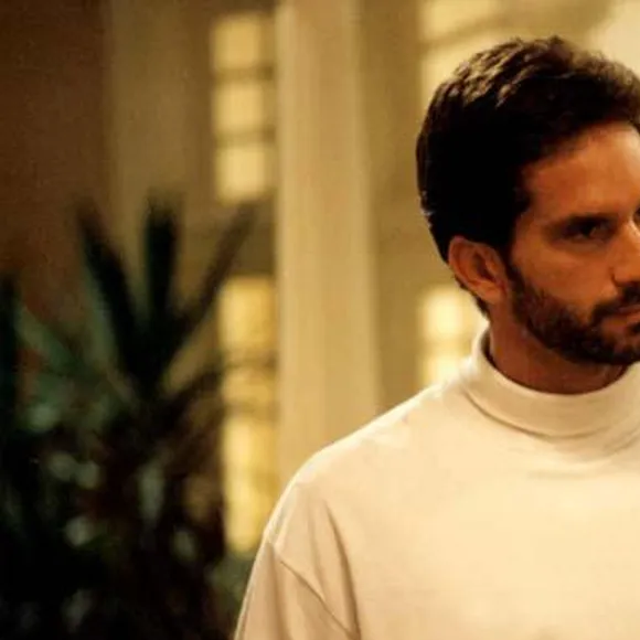 Maitê Proença engatou um namoro com Victor Fasano nos bastidores de 'Cara & Coroa'