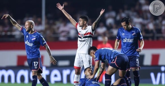 Morre Izquierdo, jogador do Nacional: atleta desmaiou em campo e chegou a tacer parada cardíaca