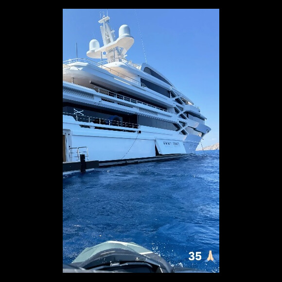 Iate extravagante e de luxo alugado por Gusttavo Lima e Andressa Suita pode ser comprado por quase R$ 1 bilhão