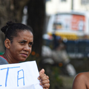 Deolane Bezerra presa: fãs protestam na porta da penitenciária nesta quinta-feira (05)