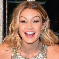 O novo perfume favorito de Gigi Hadid vai conquistar toda mulher que odeia fragrâncias muito doces. Descubra qual é!