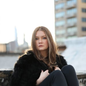 Anna Delvey ganhou notoriedade por se passar por uma herdeira bilionária alemã e se infiltrar na alta sociedade de Nova York