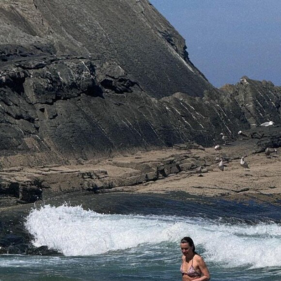 Alguns fãs, preocupados, apontaram uma possível magreza excessiva de Carolina Dieckmann nos cliques