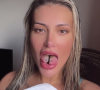 Andressa Urach chegou a revelar que salivou bastante, também, após a cirurgia bizarra de bifurcação da língua.