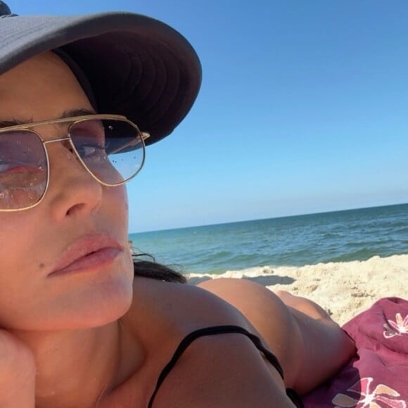 Deborah Secco confessou comer pão com nutella e coca-cola zero em seu café da manhã