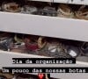 Ana Castela organiza botas e cintos com fivela no closet