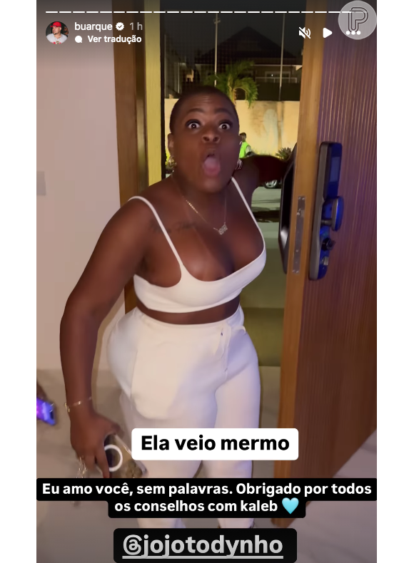 Jojo Todynho também destacou seus seios menores no look coladinho