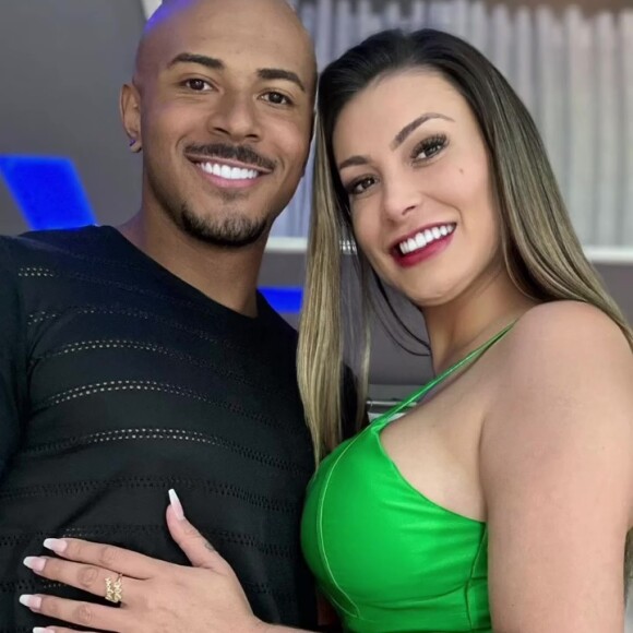 Andressa Urach revelou, no último dia 12, que assinou um 'contrato de namoro' com o atual companheiro, o também ator pornô Lucas Ferraz