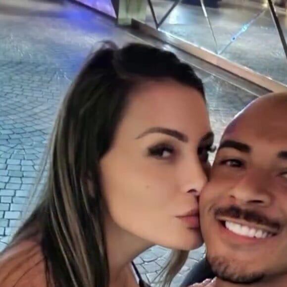Andressa Urach e Lucas Ferraz registraram o documento no 10º tabelionato do Rio Grande do Sul