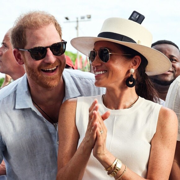 A foto publicada sem Meghan Markle causou estranheza, já que o casal sempre costuma aparecer em fotos juntos por aí.