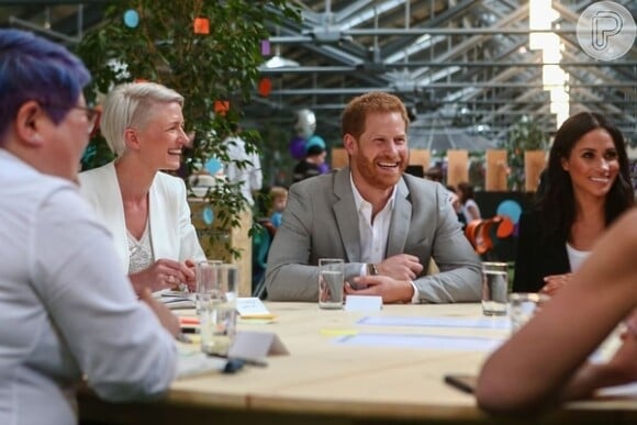 Essa é outra versão da foto, onde Meghan Markle estava presente. O Casal de Sussex esteve em viagem à Dublin, na Irlanda, em 2018.