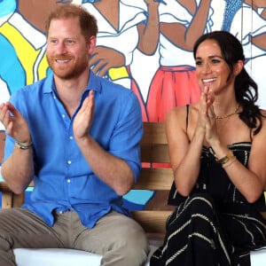 Meghan Markle e Príncipe Harry vivem na Califórnia, afastados da Família Real, desde 2020.