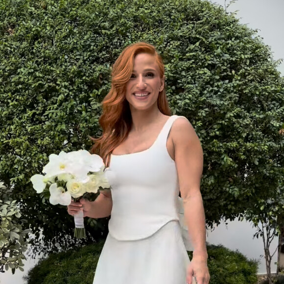 Jade Barbosa se casou com o administrador de empresas Leandro Fontanesi em uma cerimônia civil em São Paulo