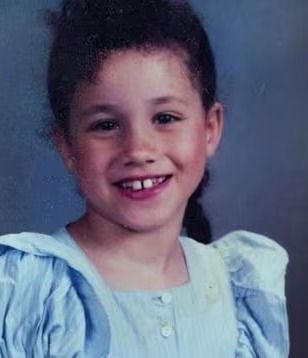 8. Da infância simples, ela se transformou em uma potência global