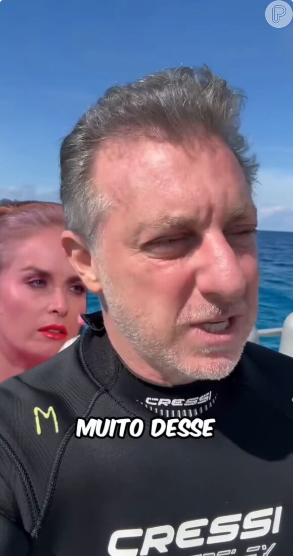 'Angélica não vai gostar': disparou Luciano Huck antes de pular no mar com tubarões ao lado do filho Benício