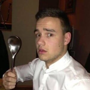 Liam Payne tinha medo de colheres quando era criança e a "brincadeira" se espalhou entre fãs da One Direction ao longo dos anos